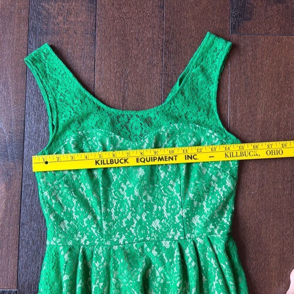 Betsy Johnson nude floral overlay lace dress size 4 fit and flare Kelly green fa - Picture 9 of 11